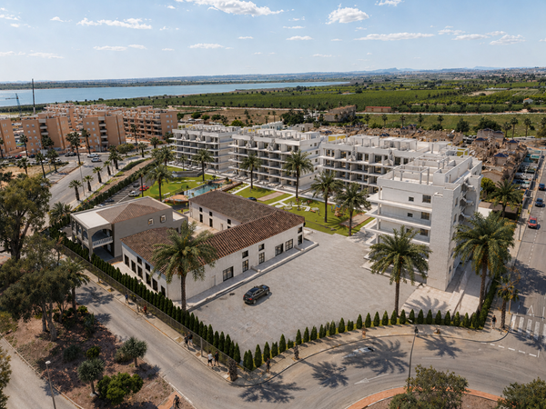 Medium property photo - Plaça SUP-8 22, 03149 El Raso